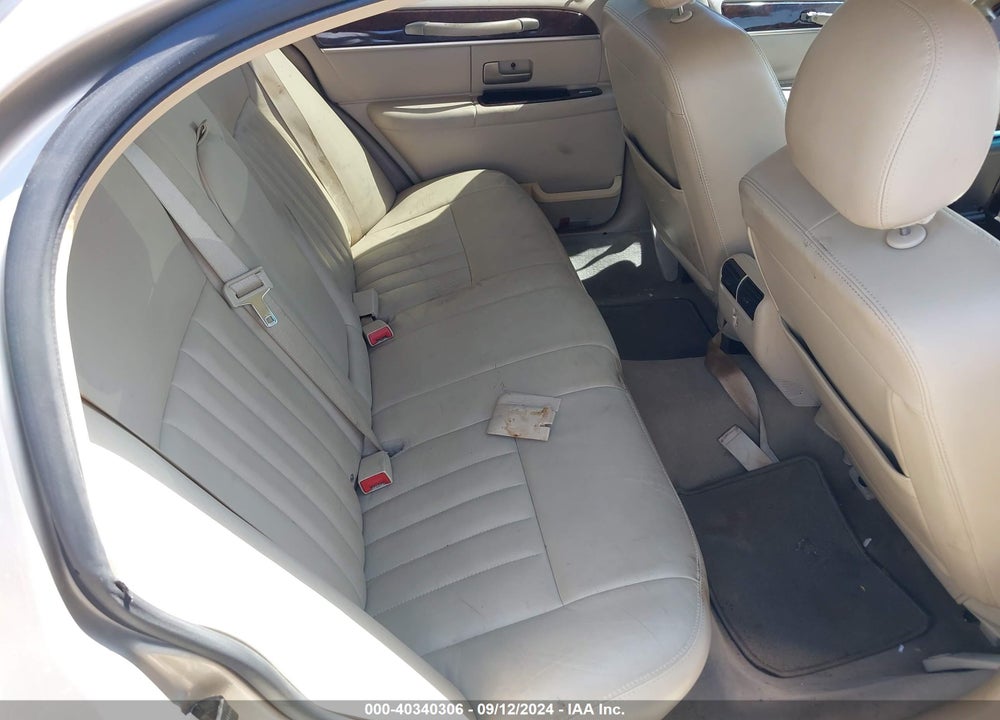 2007 LINCOLN TOWN CAR SIGNATURE VIN: 1LNHM81V97Y601351