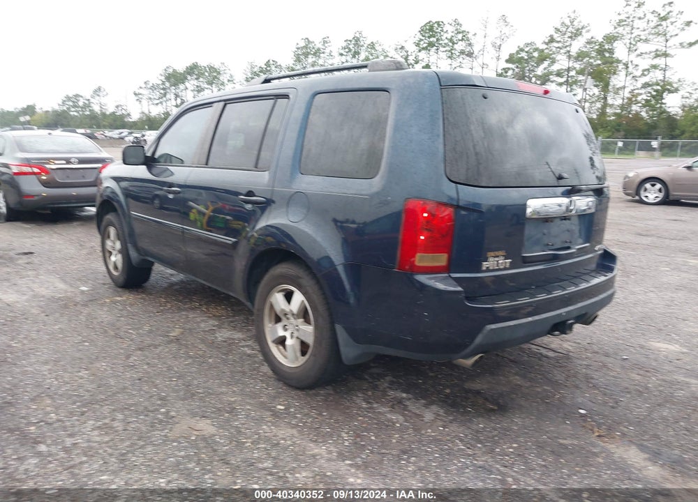 2011 HONDA PILOT EX-L VIN: 5FNYF4H53BB030011