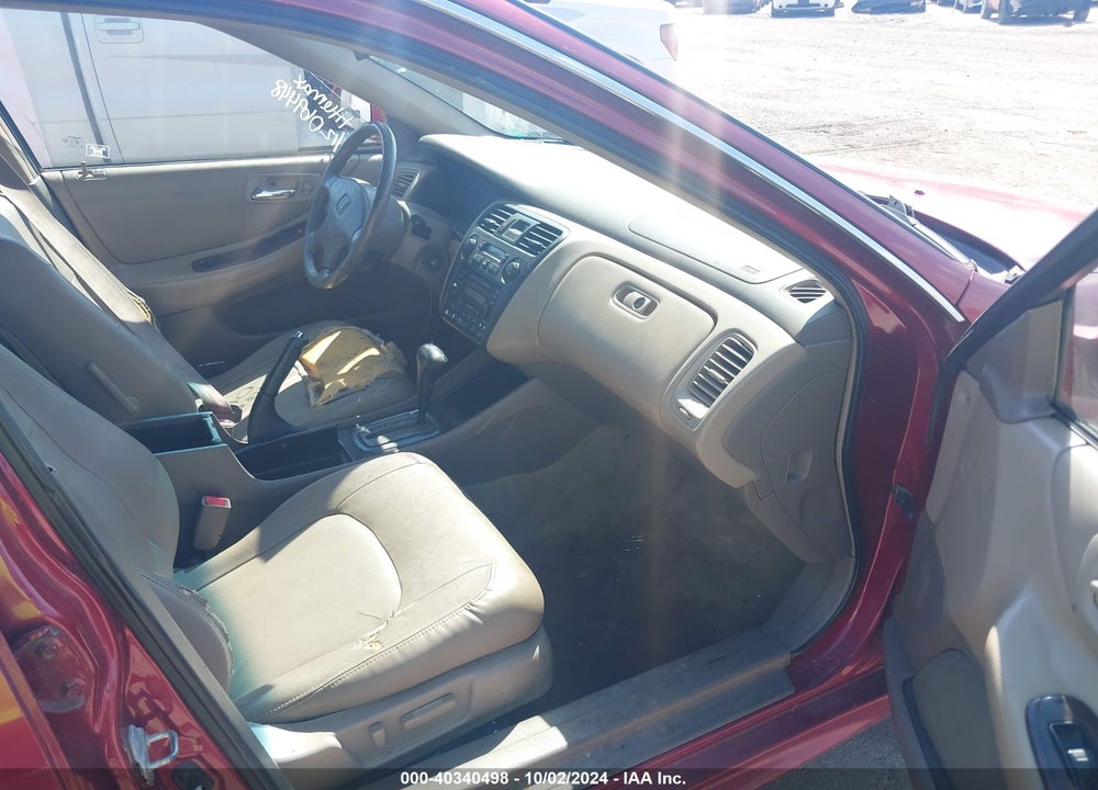 2001 HONDA ACCORD 3.0 EX VIN: 1HGCG16541A069448