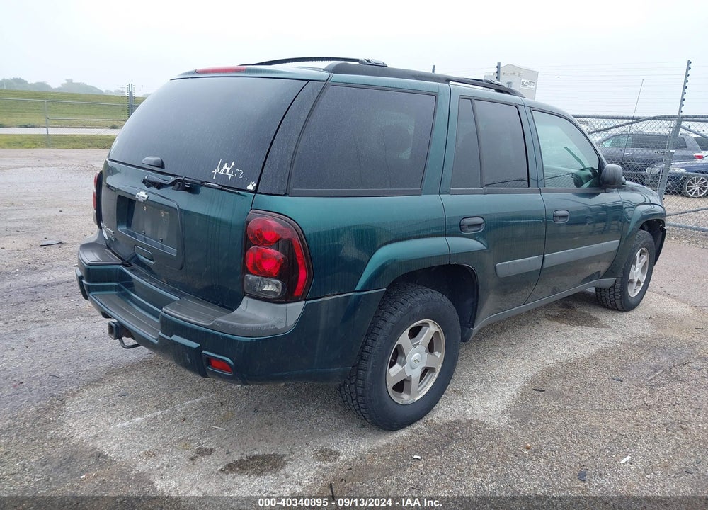 2005 CHEVROLET TRAILBLAZER LS VIN: 1GNDT13S452147274