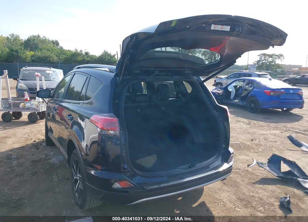 2018 TOYOTA RAV4 SE VIN: JTMJFREV3JJ226444