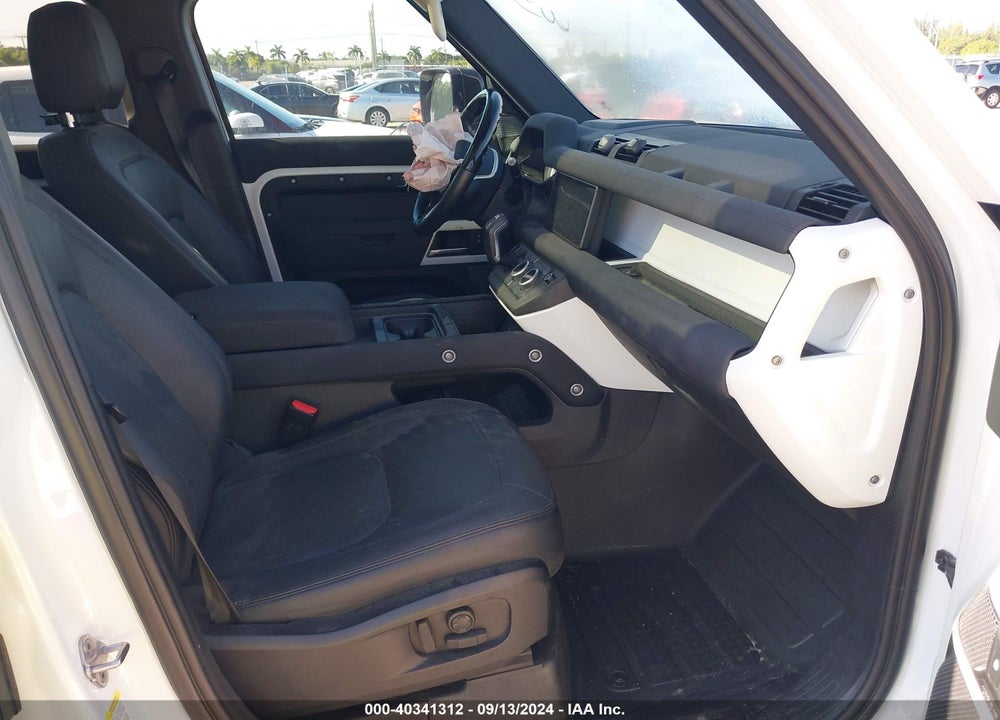 2023 LAND ROVER DEFENDER VIN: SALEPEEU4P2132454