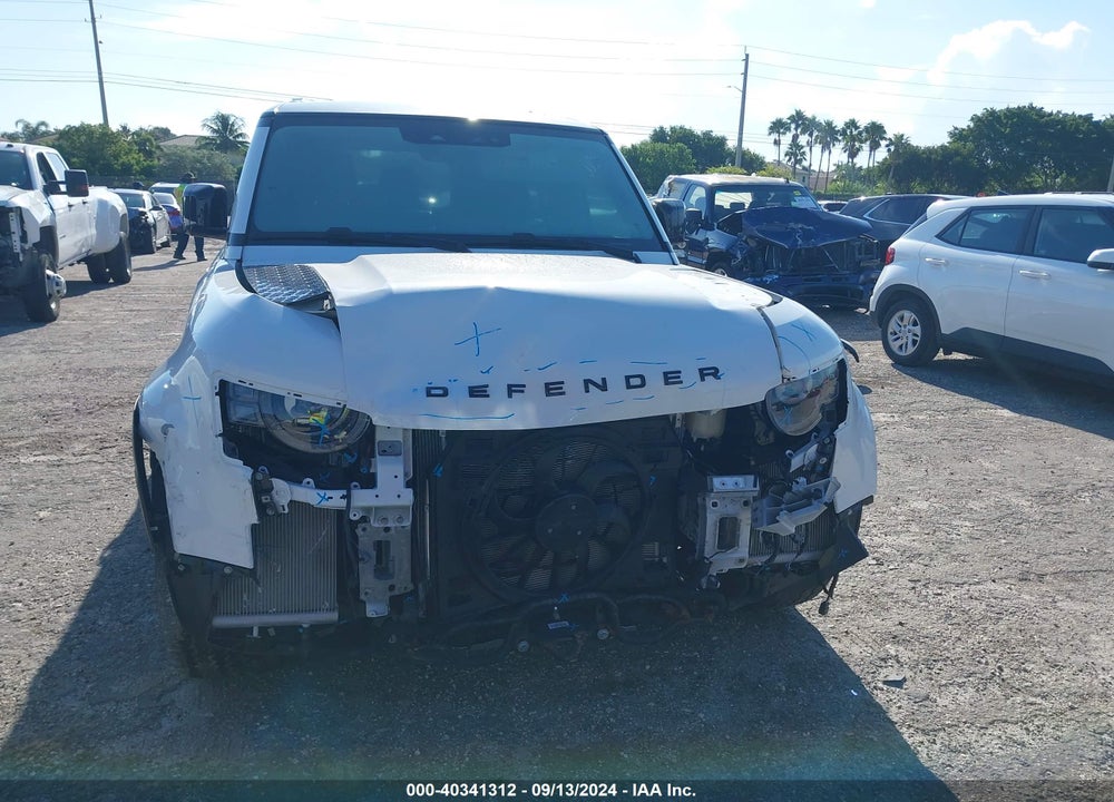 2023 LAND ROVER DEFENDER VIN: SALEPEEU4P2132454