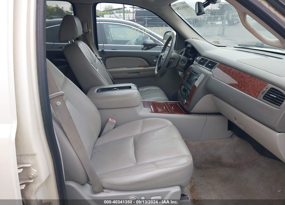 2008 CHEVROLET TAHOE LTZ VIN: 1GNFK13028R217571