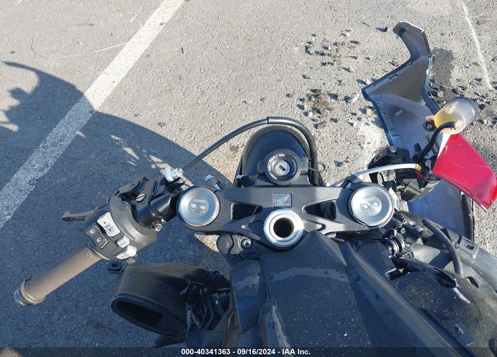 2017 HONDA CBR1000 RA VIN: JH2SC7755HK000058