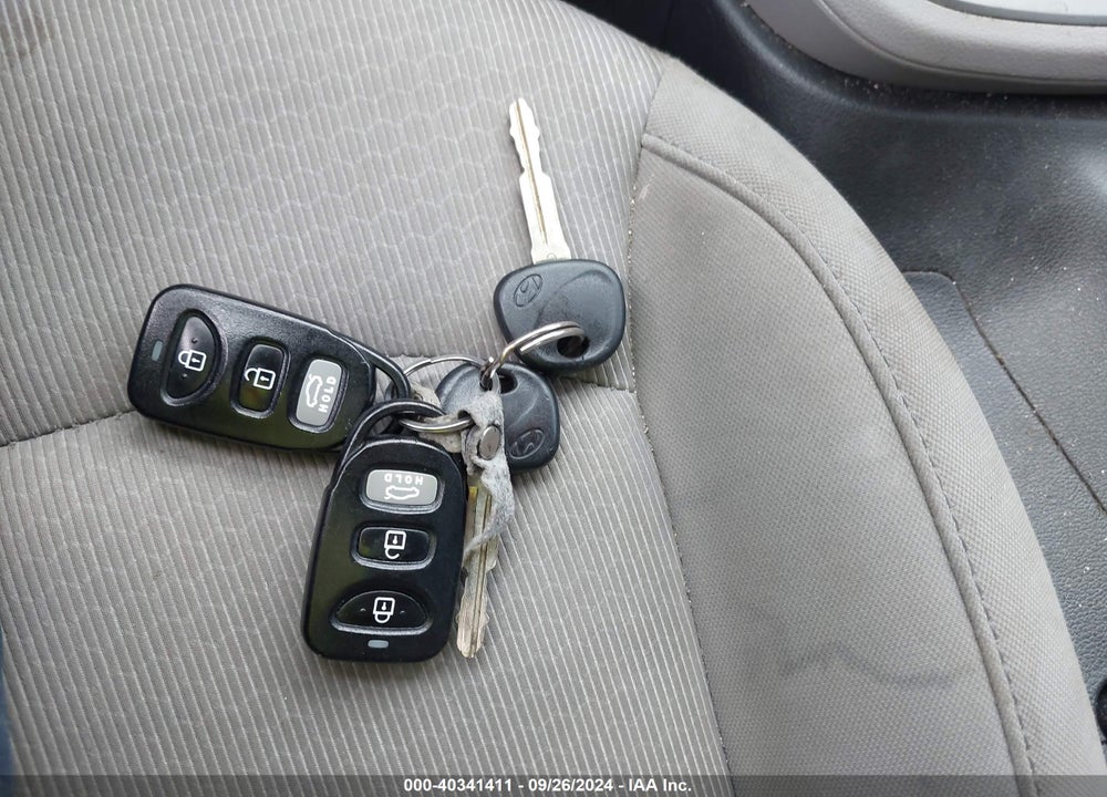 2017 HYUNDAI ELANTRA SE VIN: 5NPD74LF8HH037106