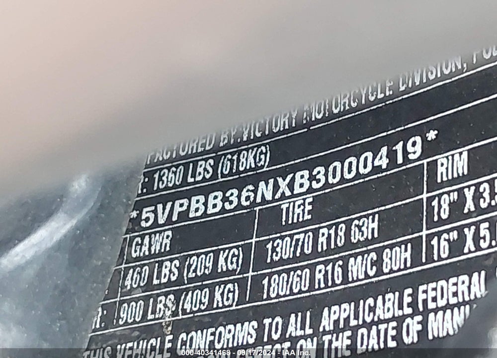 2011 VICTORY MOTORCYCLES CROSS ROADS STANDARD VIN: 5VPBB36NXB3000419