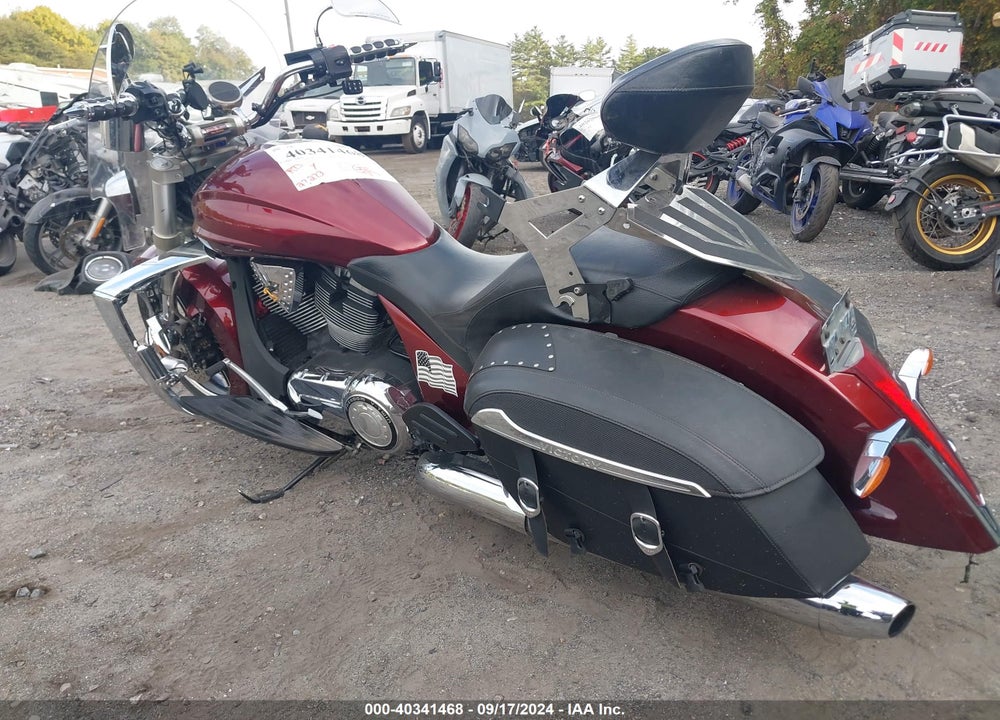 2011 VICTORY MOTORCYCLES CROSS ROADS STANDARD VIN: 5VPBB36NXB3000419