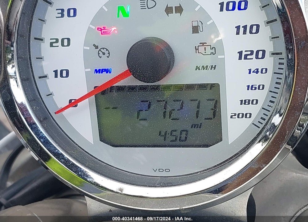 2011 VICTORY MOTORCYCLES CROSS ROADS STANDARD VIN: 5VPBB36NXB3000419
