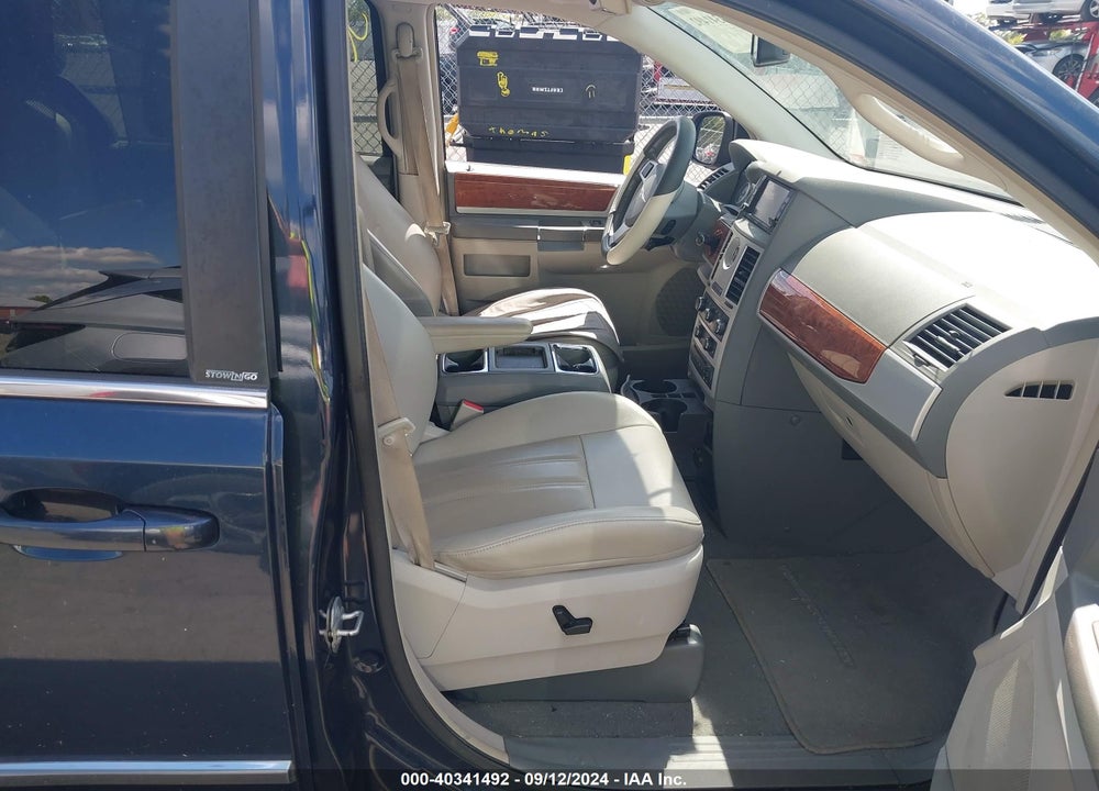2009 CHRYSLER TOWN & COUNTRY TOURING VIN: 2A8HR54149R589851