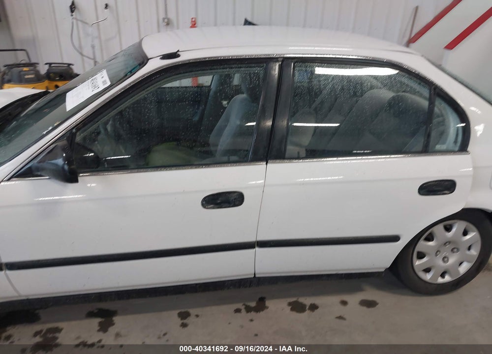 1998 HONDA CIVIC LX VIN: 2HGEJ6677WH611692