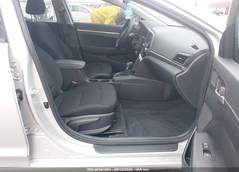 2019 HYUNDAI ELANTRA SE VIN: 5NPD74LF3KH453460