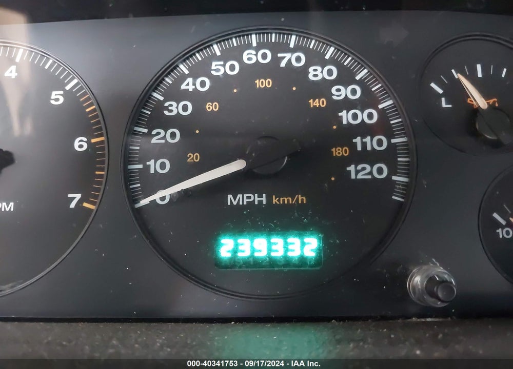 2002 JEEP GRAND CHEROKEE LAREDO VIN: 1J8GW48SX2C225532