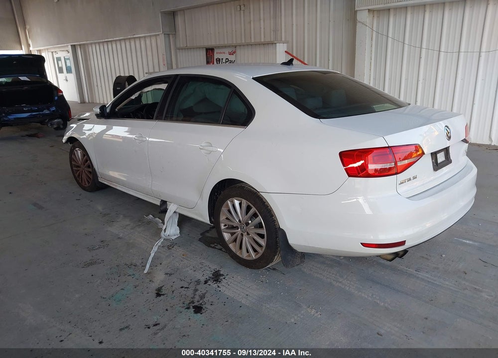2015 VOLKSWAGEN JETTA 1.8T SE VIN: 3VWD17AJ1FM402417