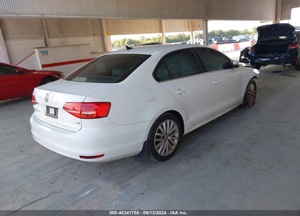 2015 VOLKSWAGEN JETTA 1.8T SE VIN: 3VWD17AJ1FM402417