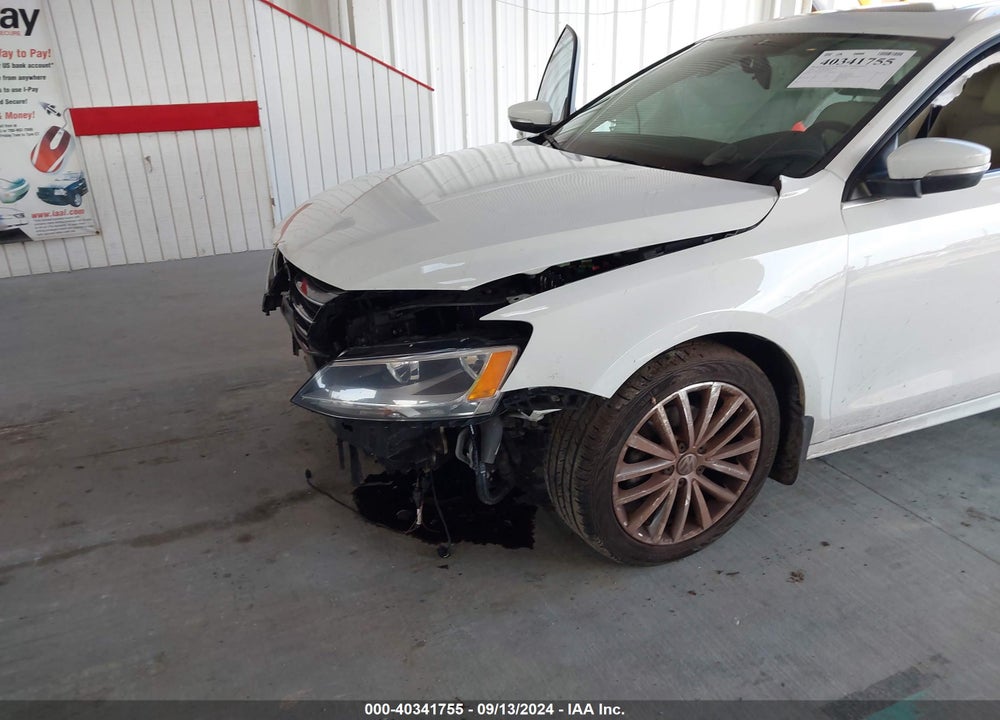 2015 VOLKSWAGEN JETTA 1.8T SE VIN: 3VWD17AJ1FM402417