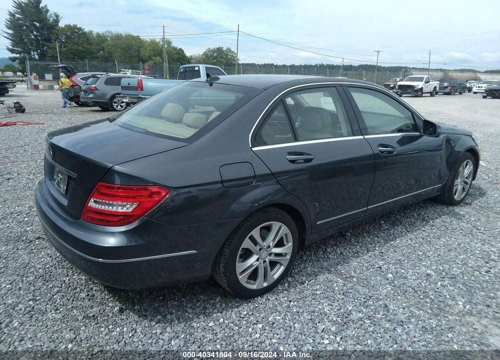 2013 MERCEDES-BENZ C 250 LUXURY/SPORT VIN: WDDGF4HB1DA858786