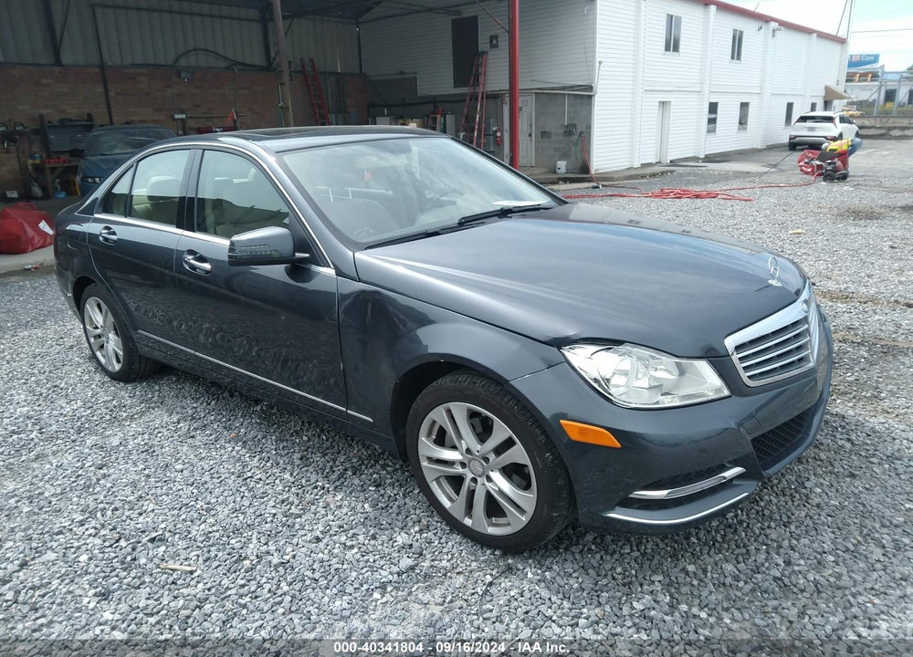 2013 MERCEDES-BENZ C 250 LUXURY/SPORT VIN: WDDGF4HB1DA858786
