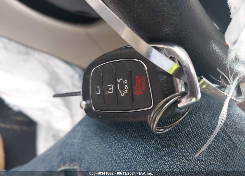 2017 HYUNDAI SONATA SE VIN: 5NPE24AFXHH504404