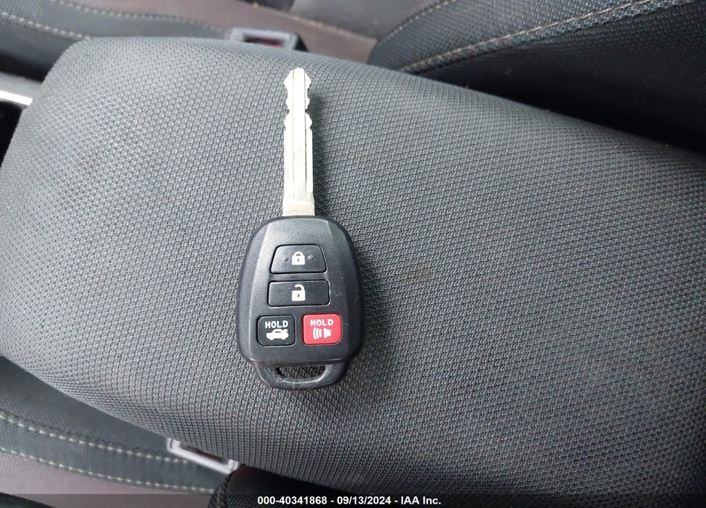 2019 TOYOTA COROLLA LE VIN: 5YFBURHE5KP878520