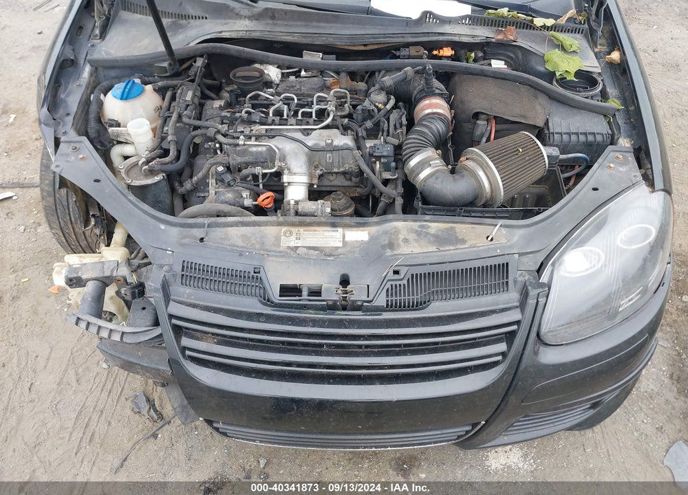 2010 VOLKSWAGEN JETTA TDI VIN: 3VWRL7AJ2AM089595