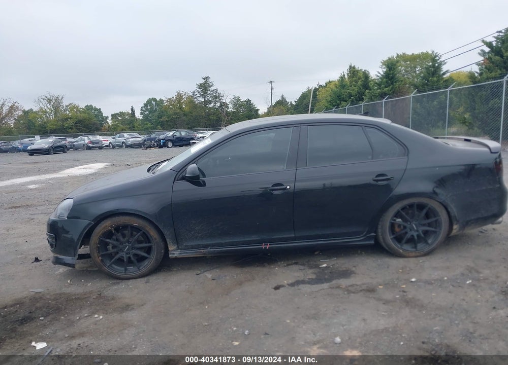 2010 VOLKSWAGEN JETTA TDI VIN: 3VWRL7AJ2AM089595