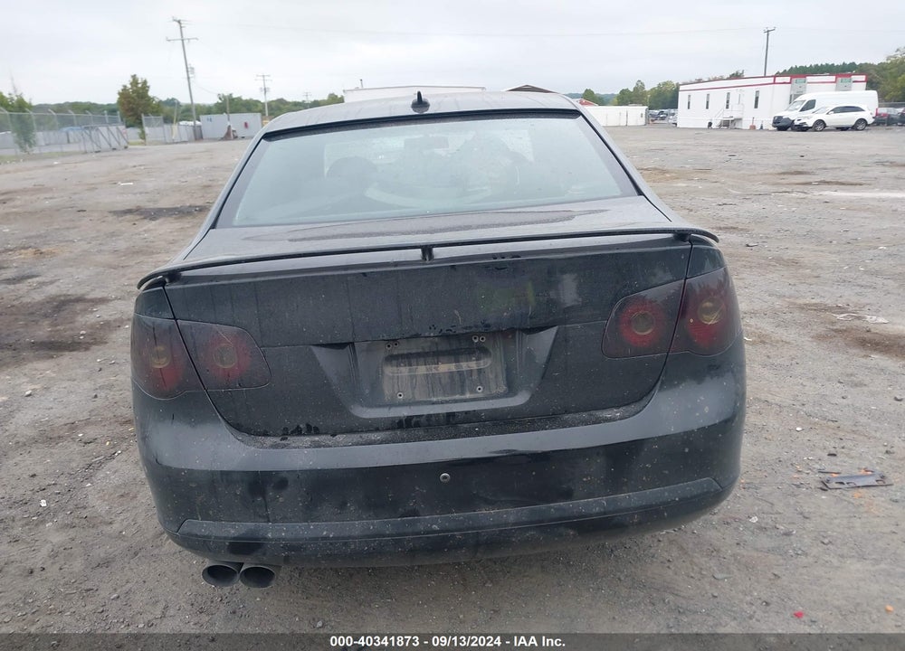 2010 VOLKSWAGEN JETTA TDI VIN: 3VWRL7AJ2AM089595