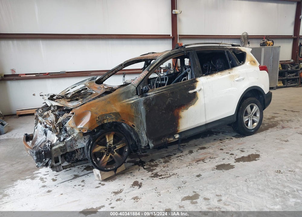 2015 TOYOTA RAV4 XLE VIN: 2T3WFREV9FW162294