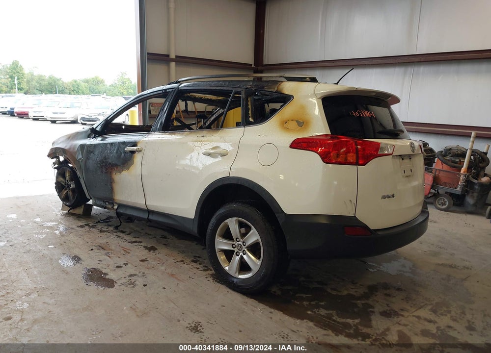 2015 TOYOTA RAV4 XLE VIN: 2T3WFREV9FW162294