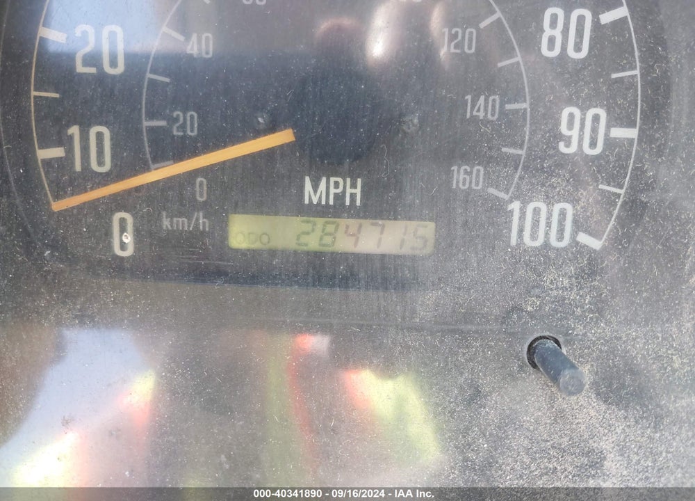 2001 ISUZU NPR VIN: JALC4B14517003868