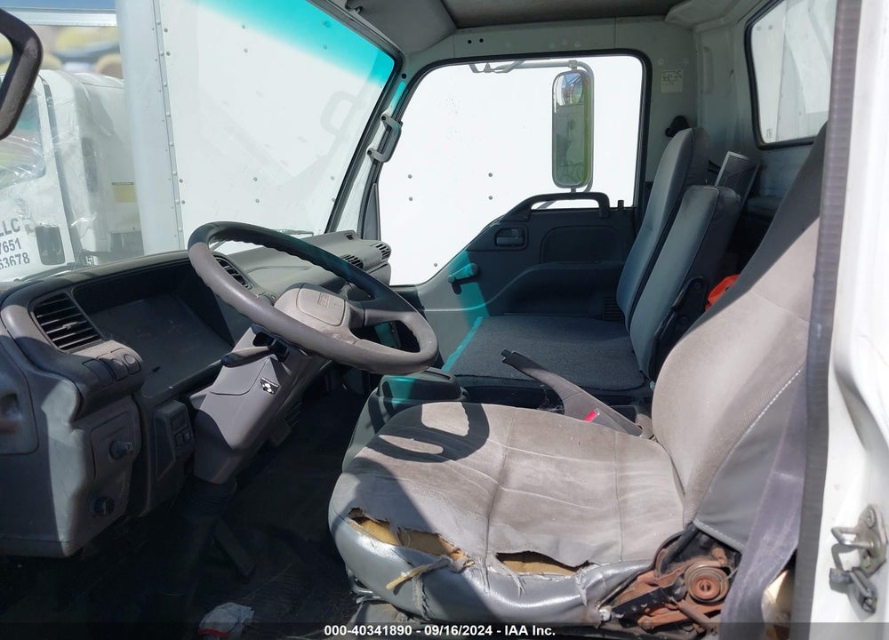 2001 ISUZU NPR VIN: JALC4B14517003868