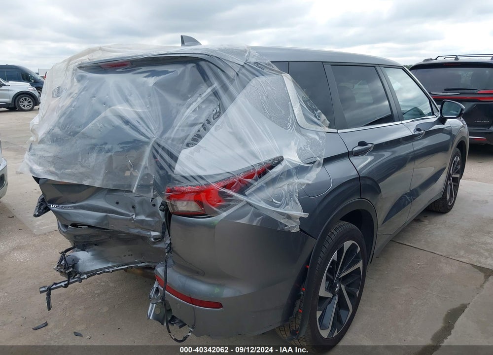 2024 MITSUBISHI OUTLANDER SE 2.5 2WD/SE BLACK EDITION S-AWC/SE BLACK EDITION W/PANO ROOF VIN: JA4J3VA84RZ038248