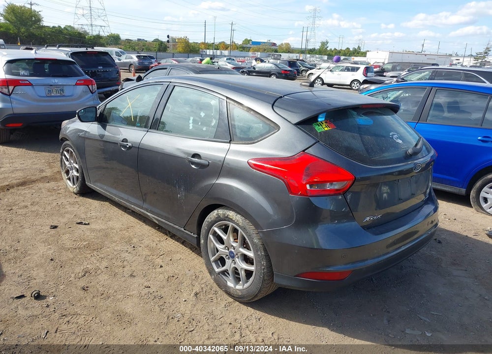 2015 FORD FOCUS SE VIN: 1FADP3K27FL217605