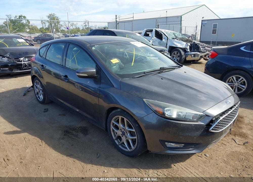 2015 FORD FOCUS SE VIN: 1FADP3K27FL217605