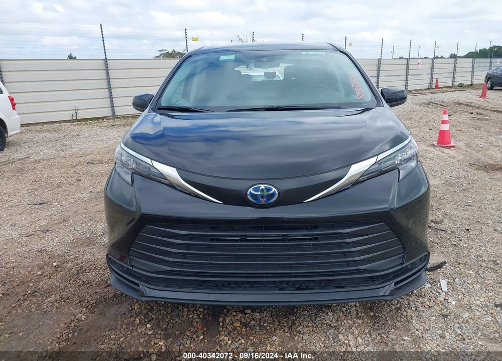 2024 TOYOTA SIENNA LE VIN: 5TDKRKEC6RS189230