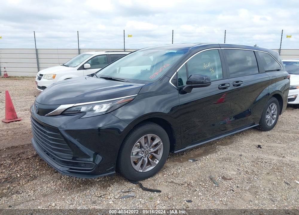 2024 TOYOTA SIENNA LE VIN: 5TDKRKEC6RS189230