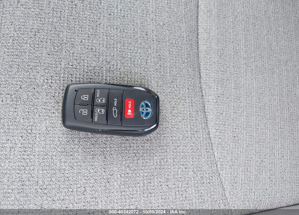 2024 TOYOTA SIENNA LE VIN: 5TDKRKEC6RS189230