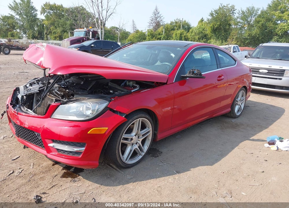 2013 MERCEDES-BENZ C CLASS VIN: WDDGJ4HBXDG075123
