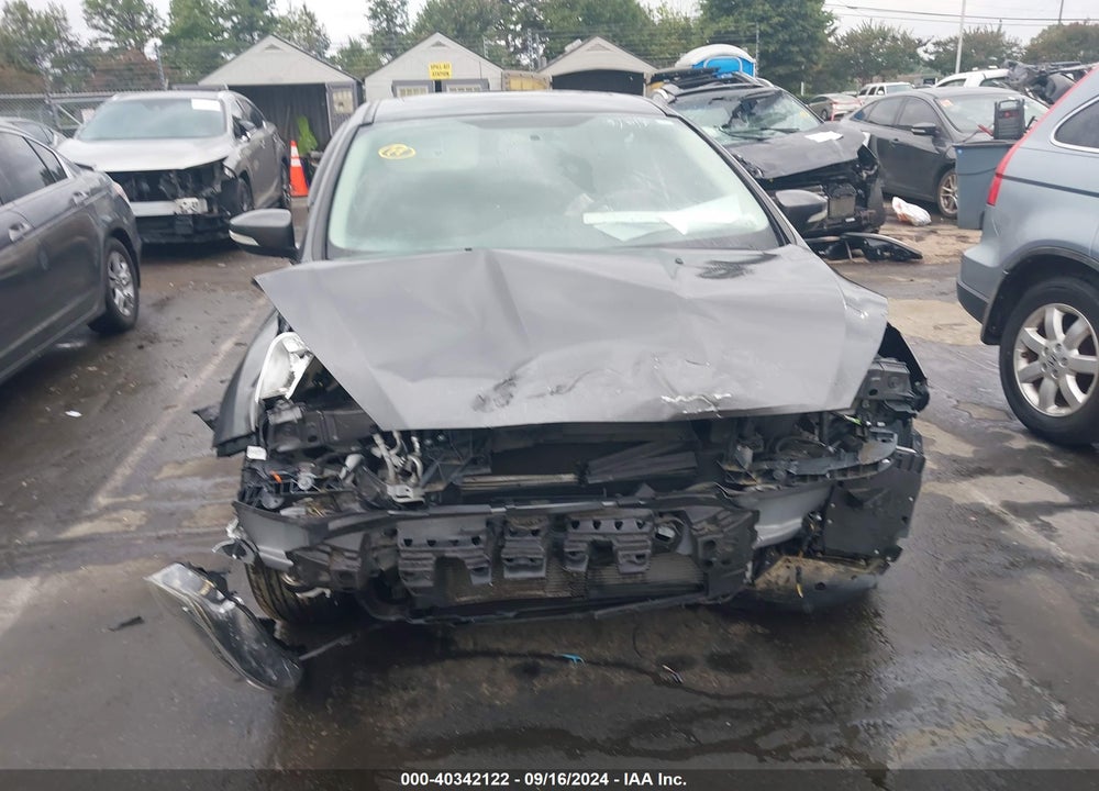 2018 FORD FOCUS TITANIUM VIN: 1FADP3N21JL232220