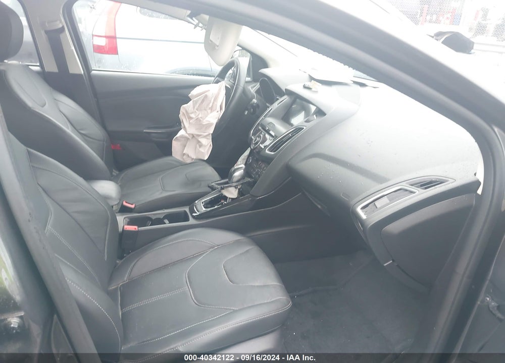 2018 FORD FOCUS TITANIUM VIN: 1FADP3N21JL232220