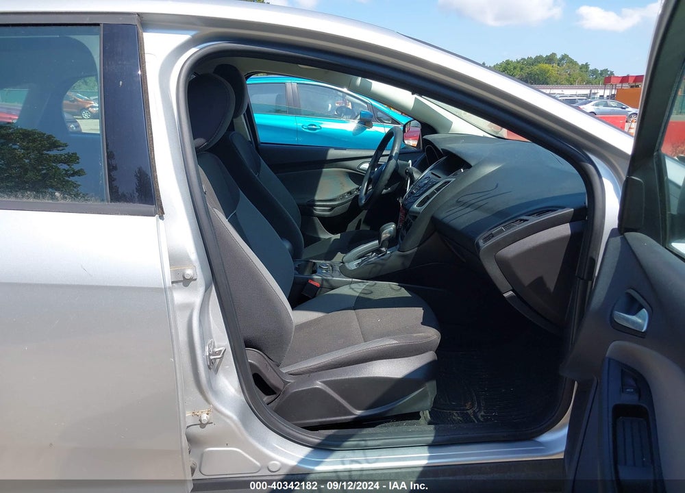 2014 FORD FOCUS SE VIN: 1FADP3K29EL125412