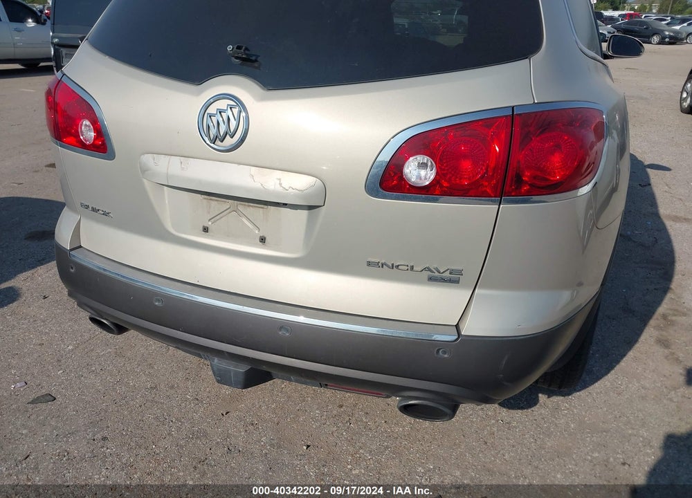 2008 BUICK ENCLAVE CXL VIN: 5GAER23788J258998