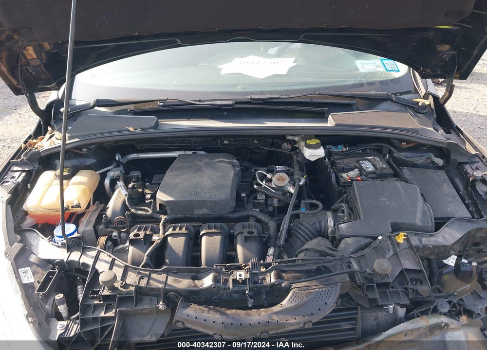 2018 FORD FOCUS SE VIN: 1FADP3F2XJL237575