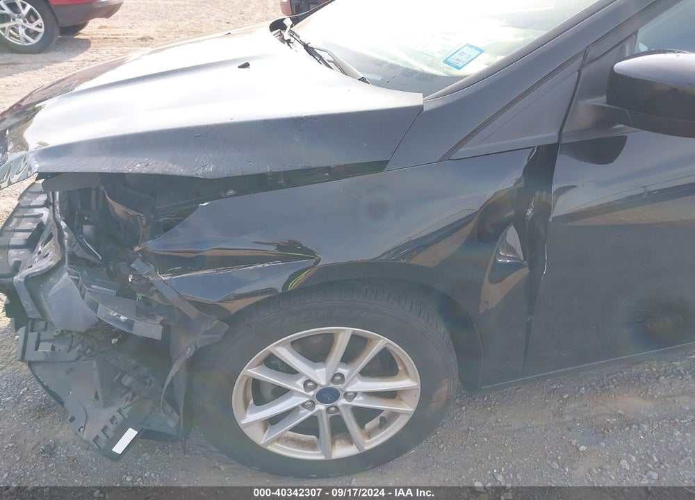 2018 FORD FOCUS SE VIN: 1FADP3F2XJL237575