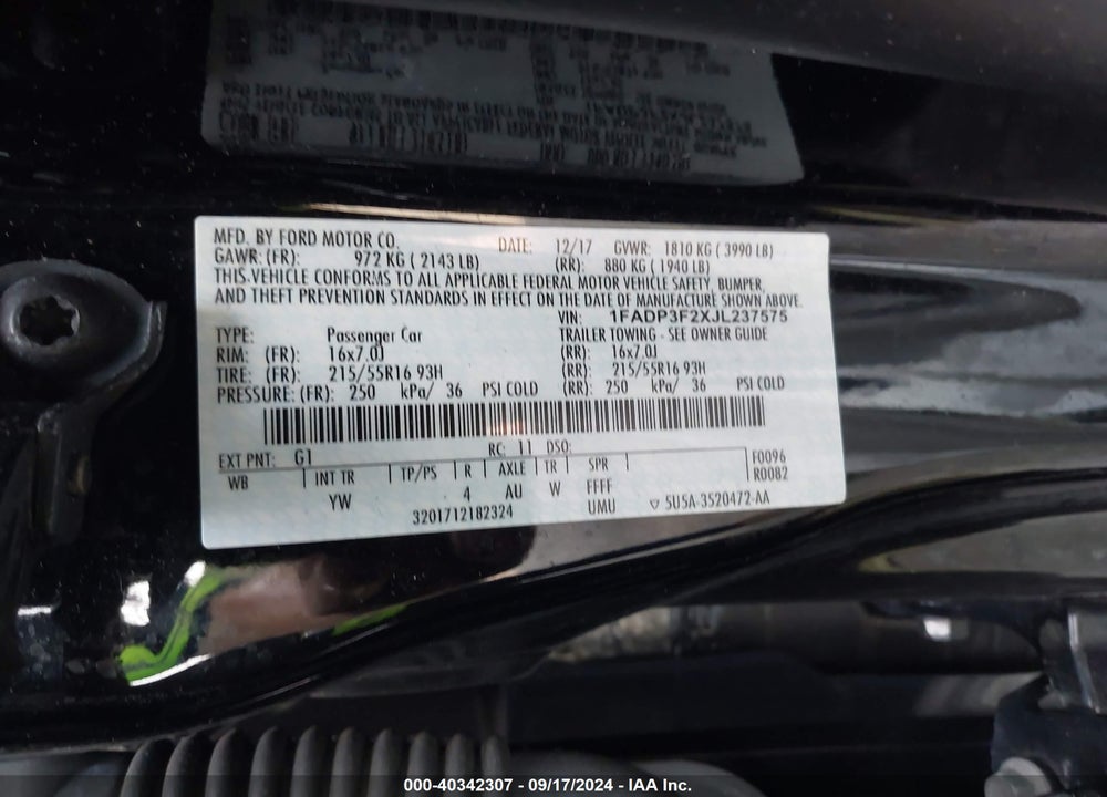 2018 FORD FOCUS SE VIN: 1FADP3F2XJL237575