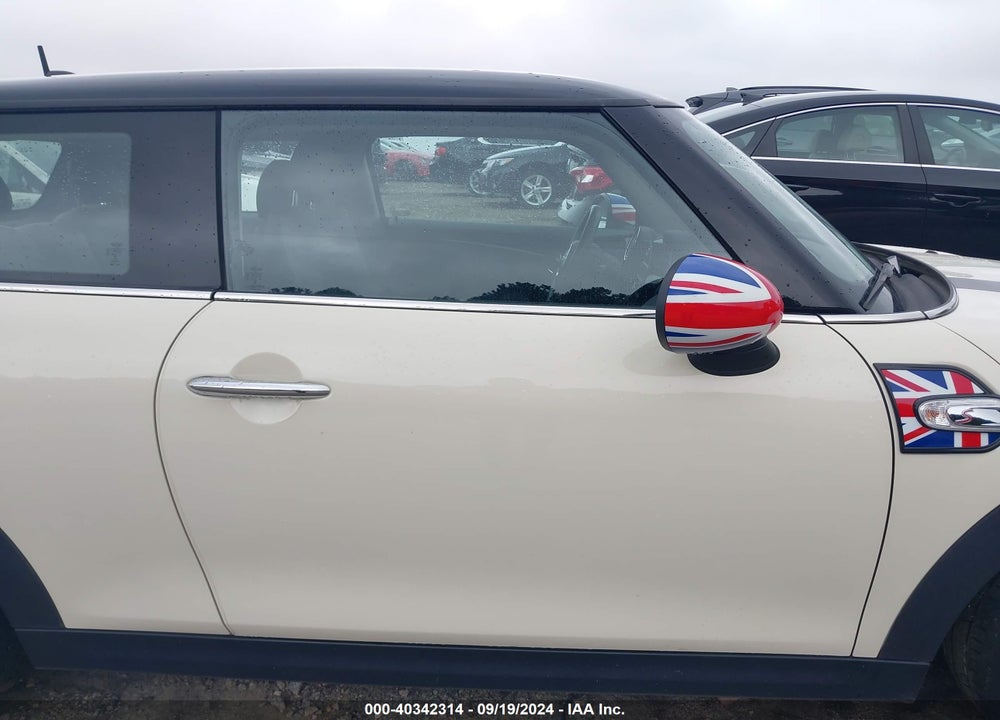 2015 MINI HARDTOP COOPER S VIN: WMWXP7C56F2A41756