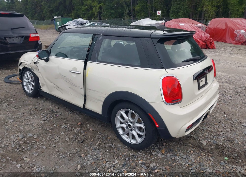 2015 MINI HARDTOP COOPER S VIN: WMWXP7C56F2A41756