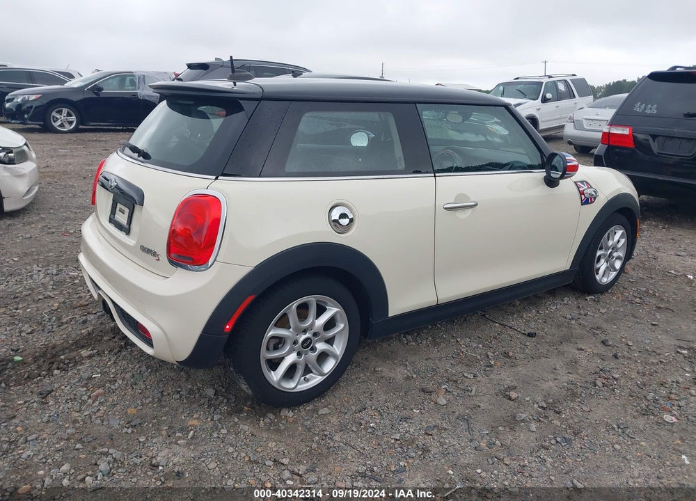 2015 MINI HARDTOP COOPER S VIN: WMWXP7C56F2A41756