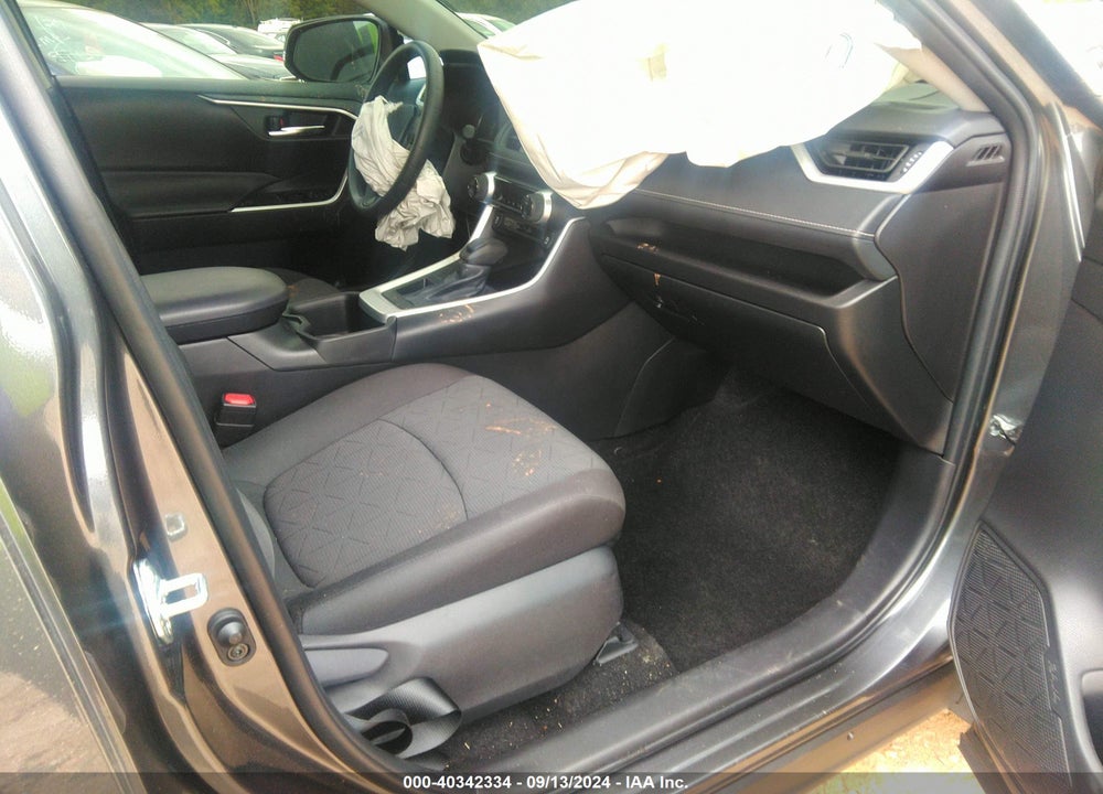 2024 TOYOTA RAV4 XLE VIN: 2T3W1RFV0RC278583