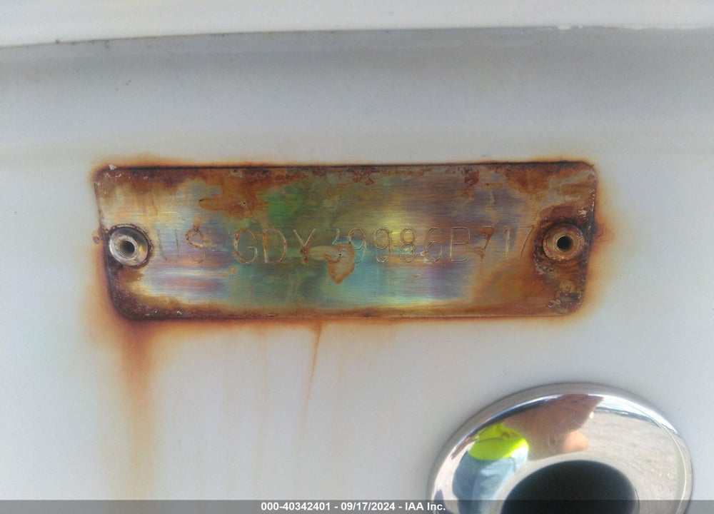 2017 HURRICANE BOAT VIN: GDY39986B717
